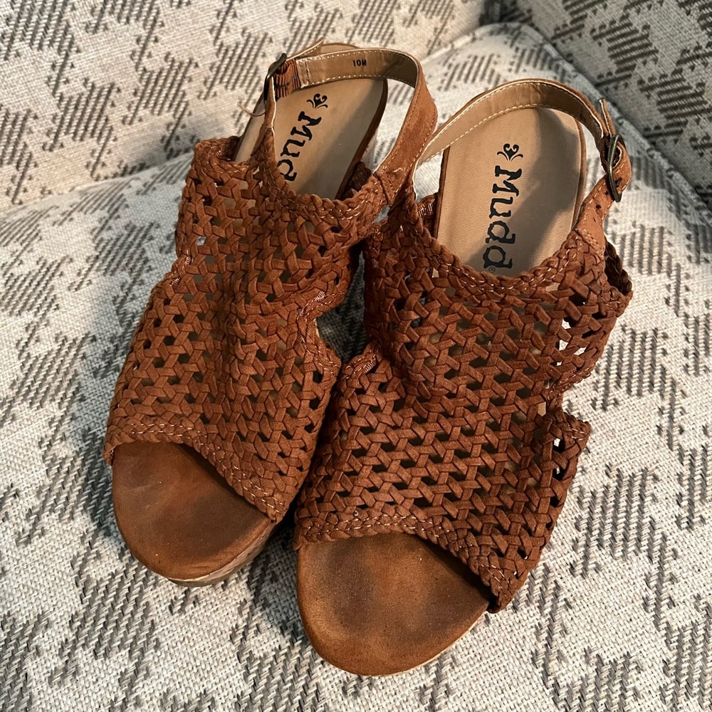 Woven brown wedge sandals